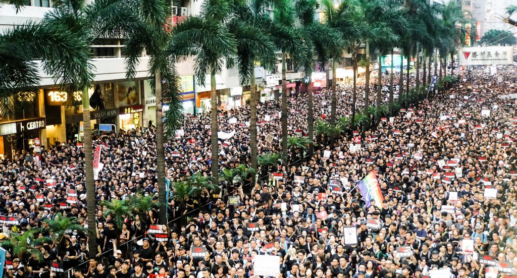 香港　デモ