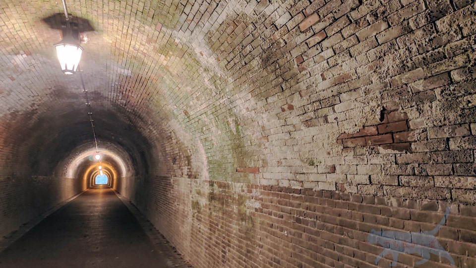 明治のトンネル内部