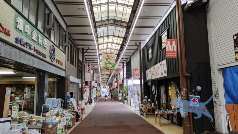 東海道近くのレトロ雰囲気あふれる丸屋町アーケード